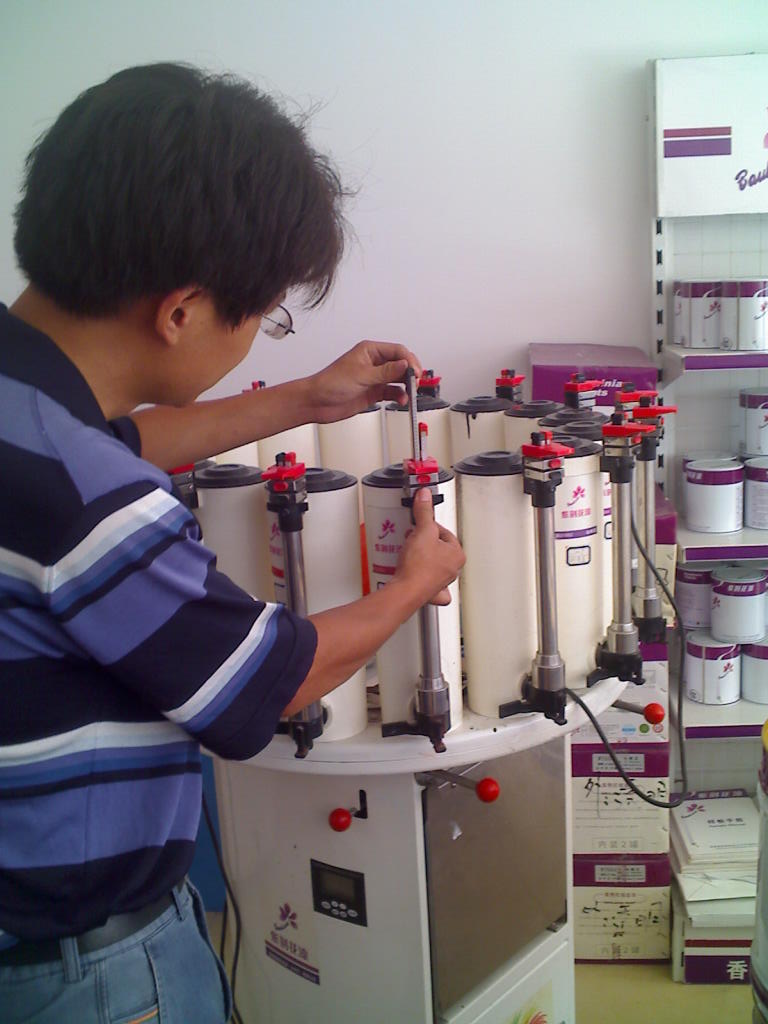 电脑调色机多少钱 电脑调色机多少钱